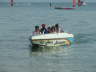 Schnellboot fahren am Strand in Jomtien